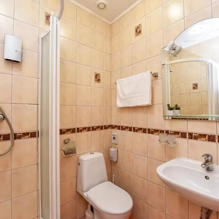Jugend With Self Check-in Hotel Lipawa