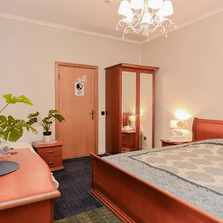 Jugend With Self Check-in Hotel